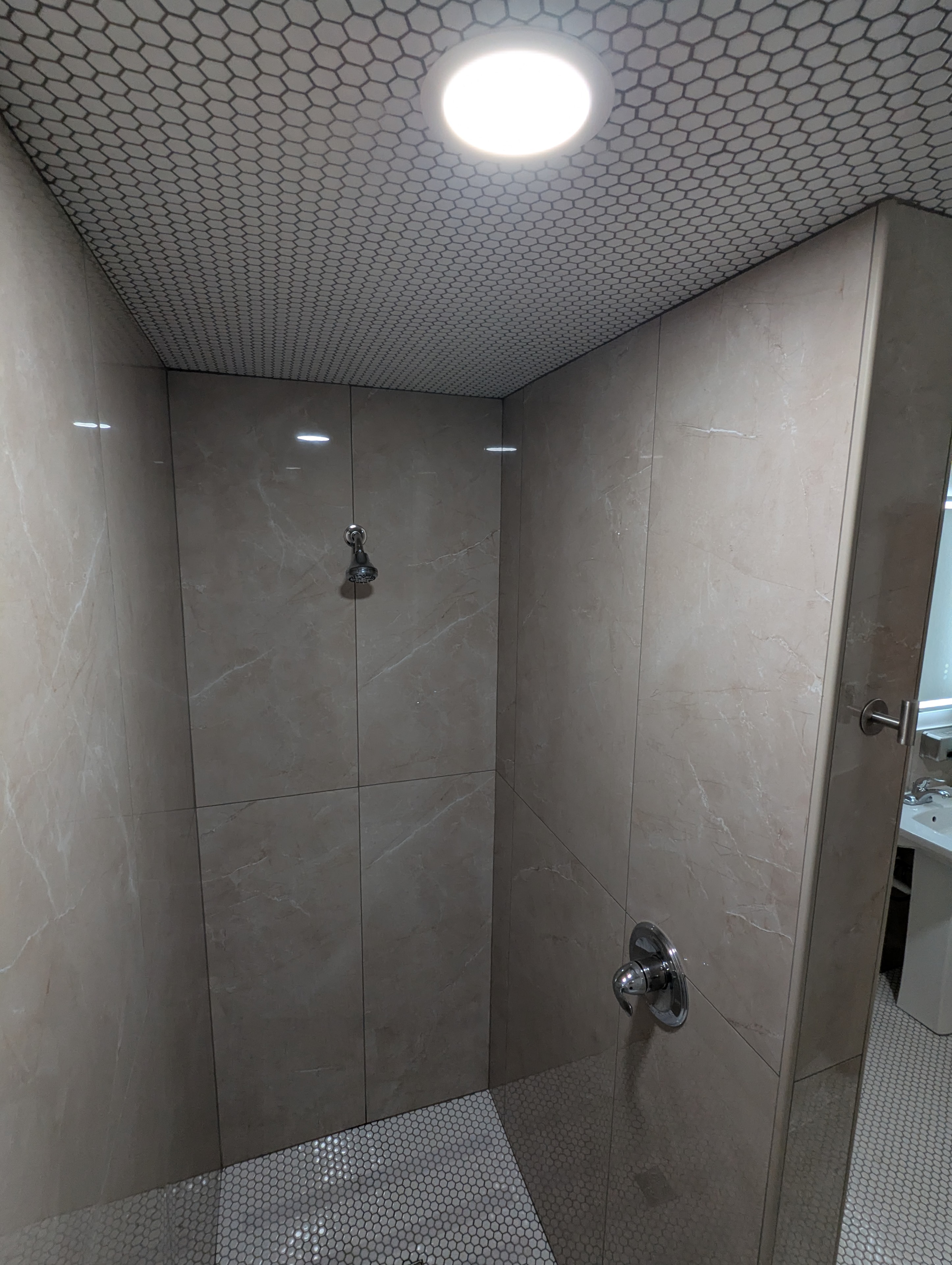 Men's & Women's Showers